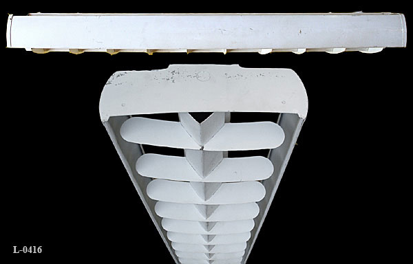 L-0416 4' Fluorescent