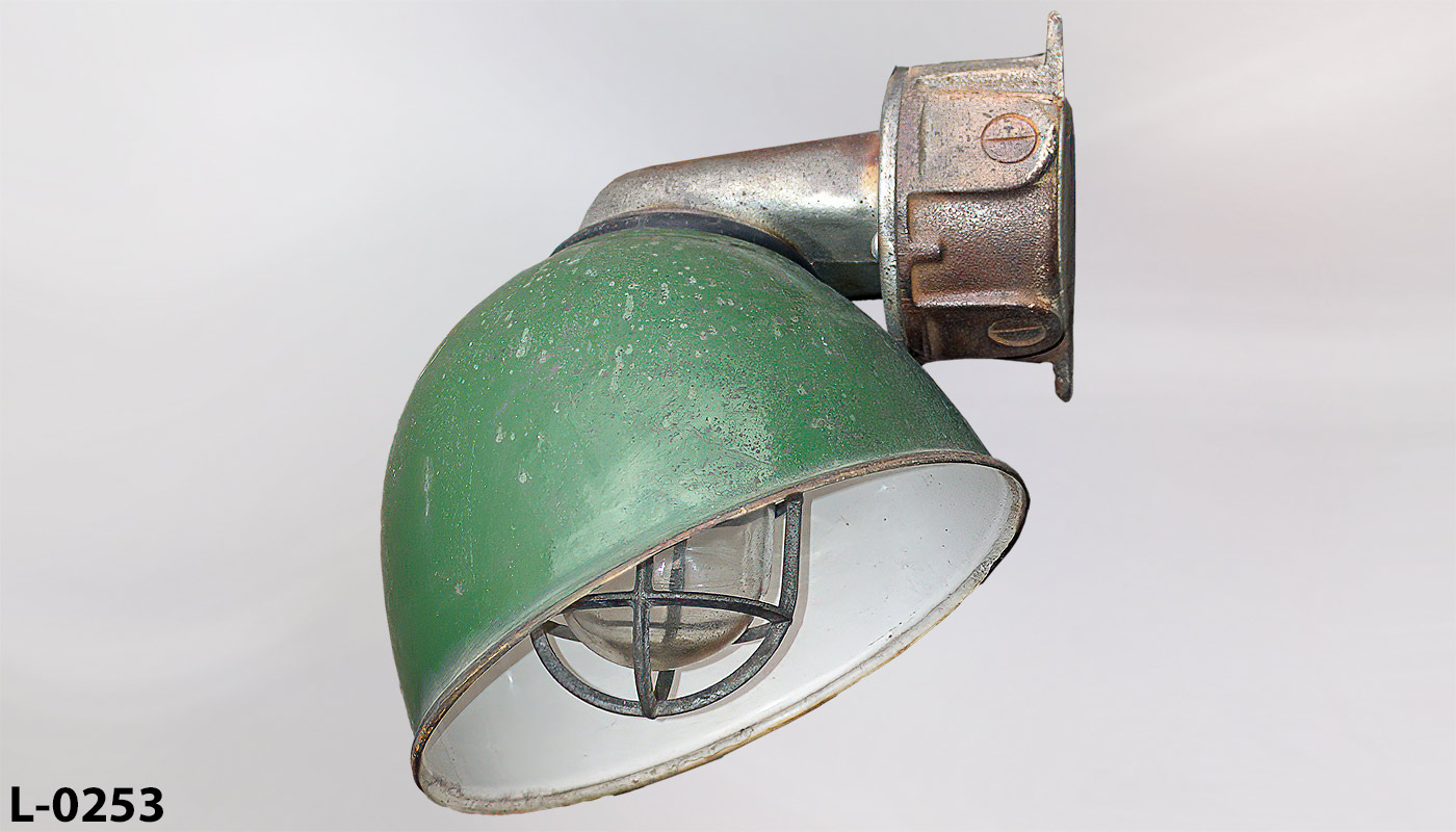 L-0253 Wall/Ceiling Mount