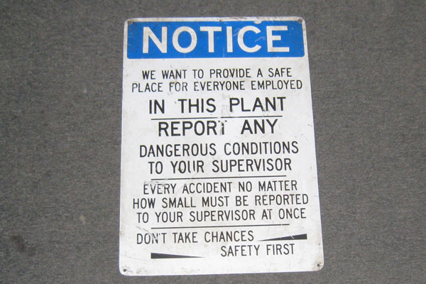 s0652 Factory/Machinery Sign