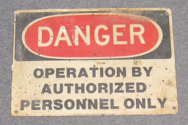 s0659 Factory/Machinery Sign