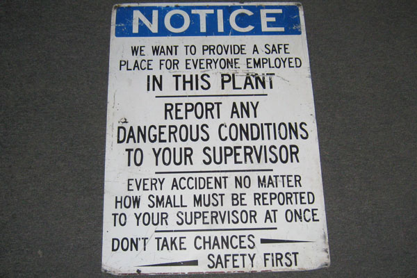 s0686 Factory/Machinery Sign