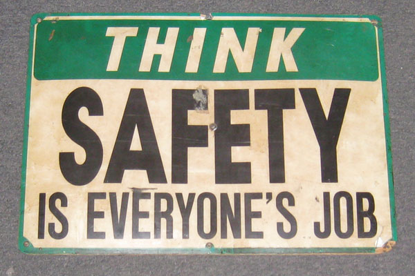 s0985 Factory/Machinery Sign