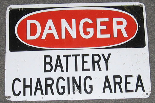 s1385 High Voltage Sign