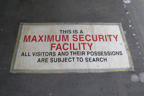 s0875 Jail/Prison Sign