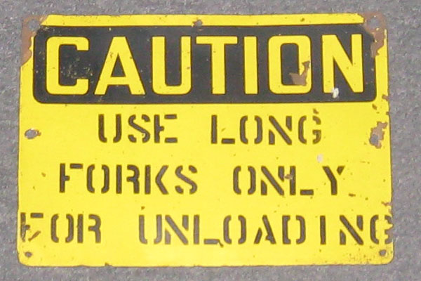s0107 Loading Dock Sign