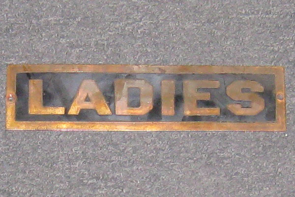 s0915 Restroom Sign