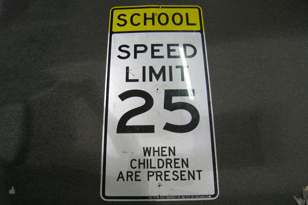 s1435 Street Sign
