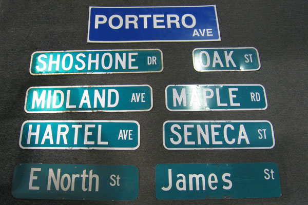 s1651 Street Sign